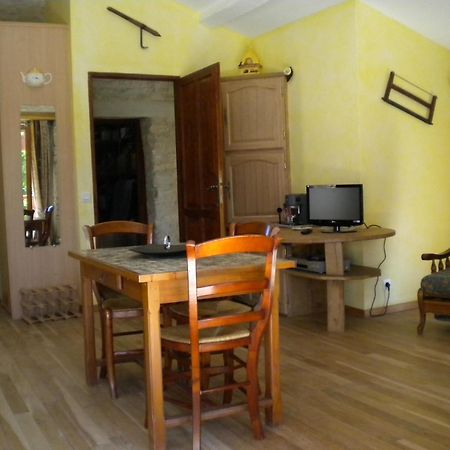 Au Col De Cygne Apartment Blanzac-les-Matha Екстериор снимка