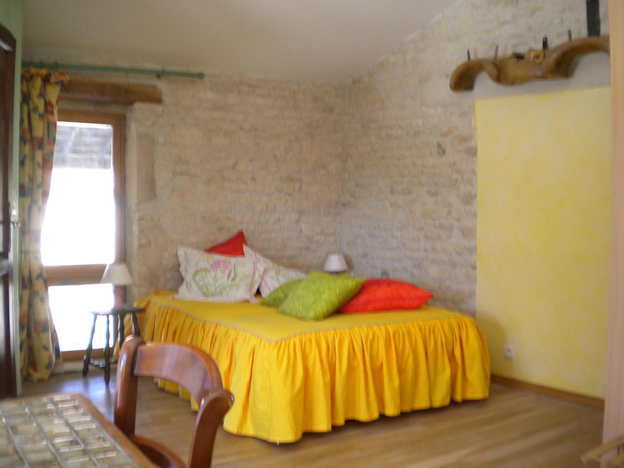 Au Col De Cygne Apartment Blanzac-les-Matha Екстериор снимка