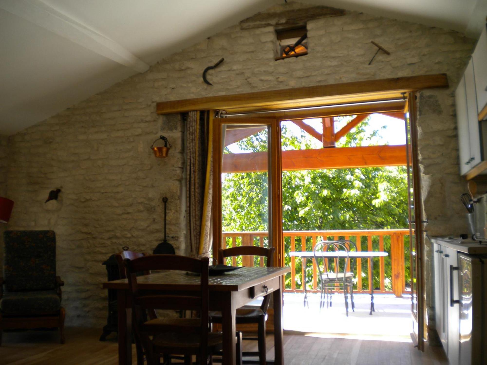 Au Col De Cygne Apartment Blanzac-les-Matha Екстериор снимка
