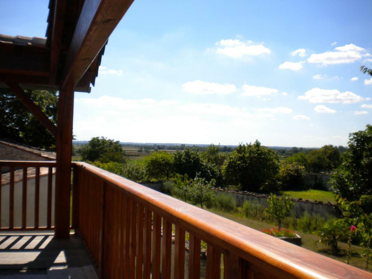 Au Col De Cygne Apartment Blanzac-les-Matha Екстериор снимка