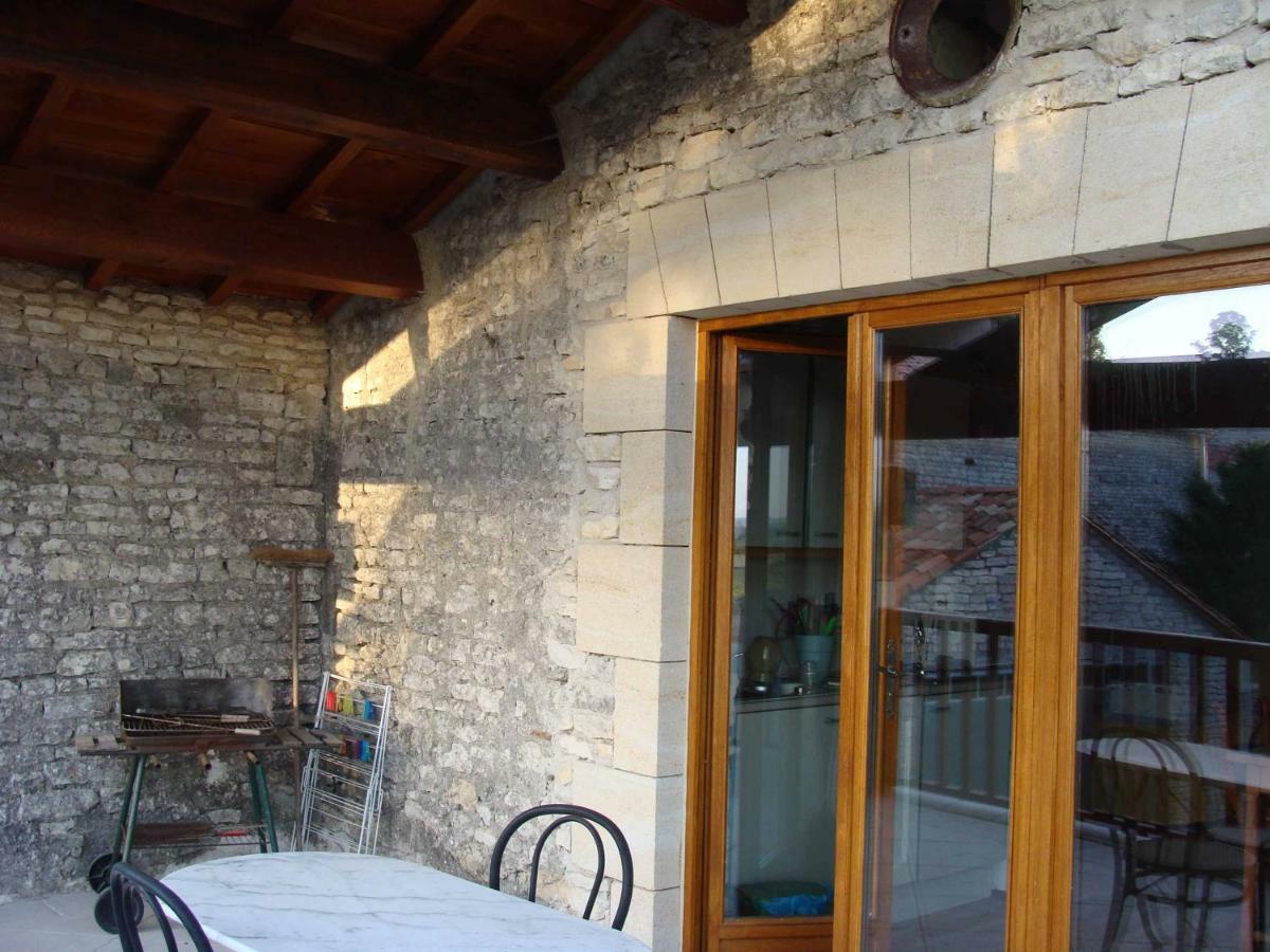 Au Col De Cygne Apartment Blanzac-les-Matha Екстериор снимка